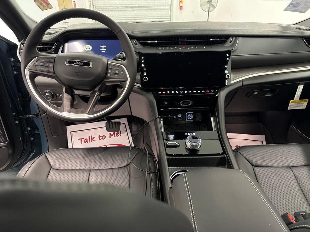 New 2026 Jeep Grand Cherokee Limited AWD/4WD image 13