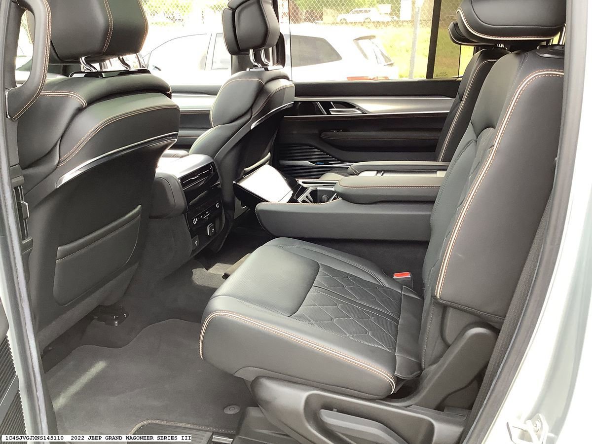 Used 2022 Jeep Grand Wagoneer Series III image 14