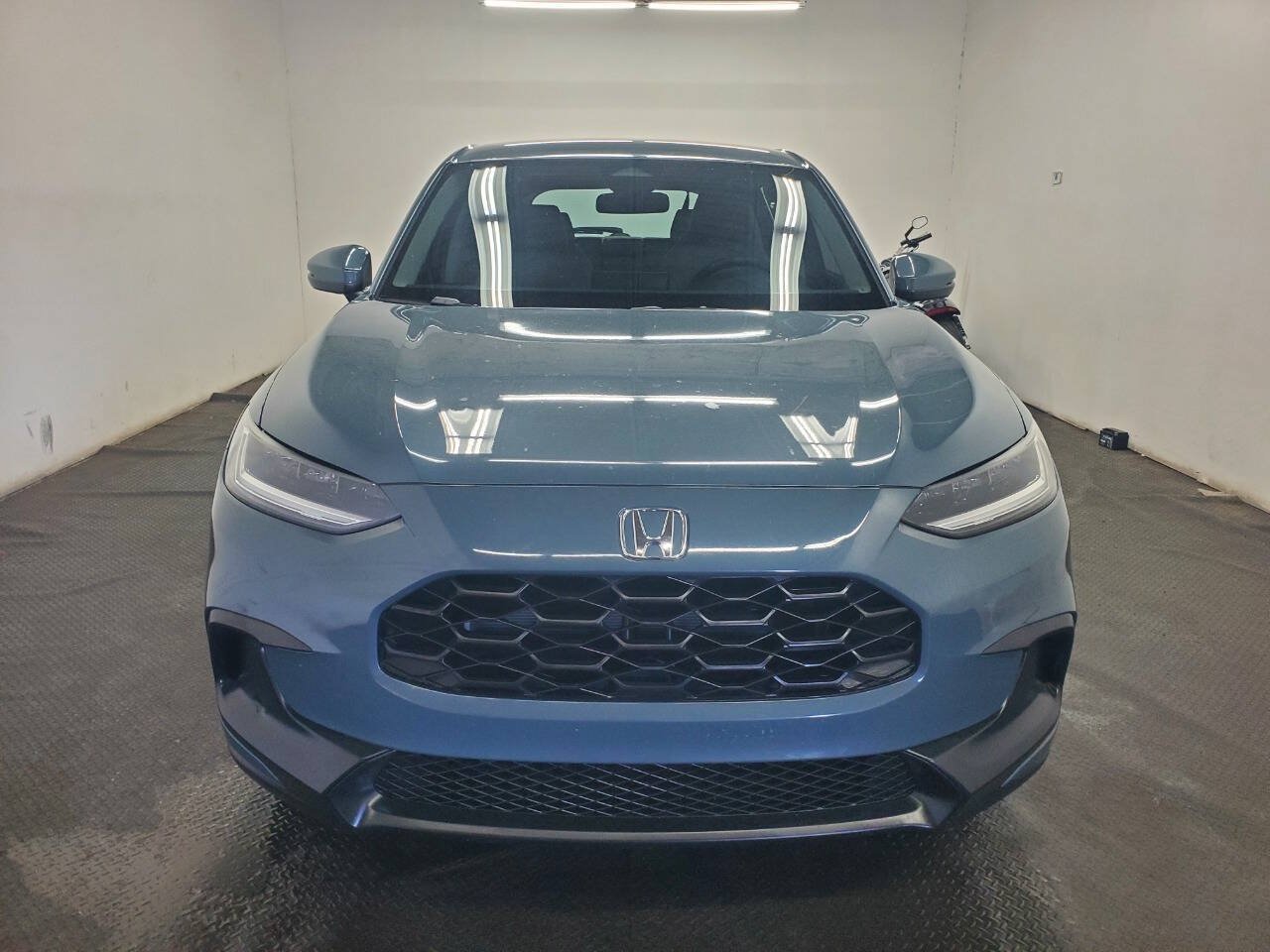 Used 2023 Honda HR-V LX image 2