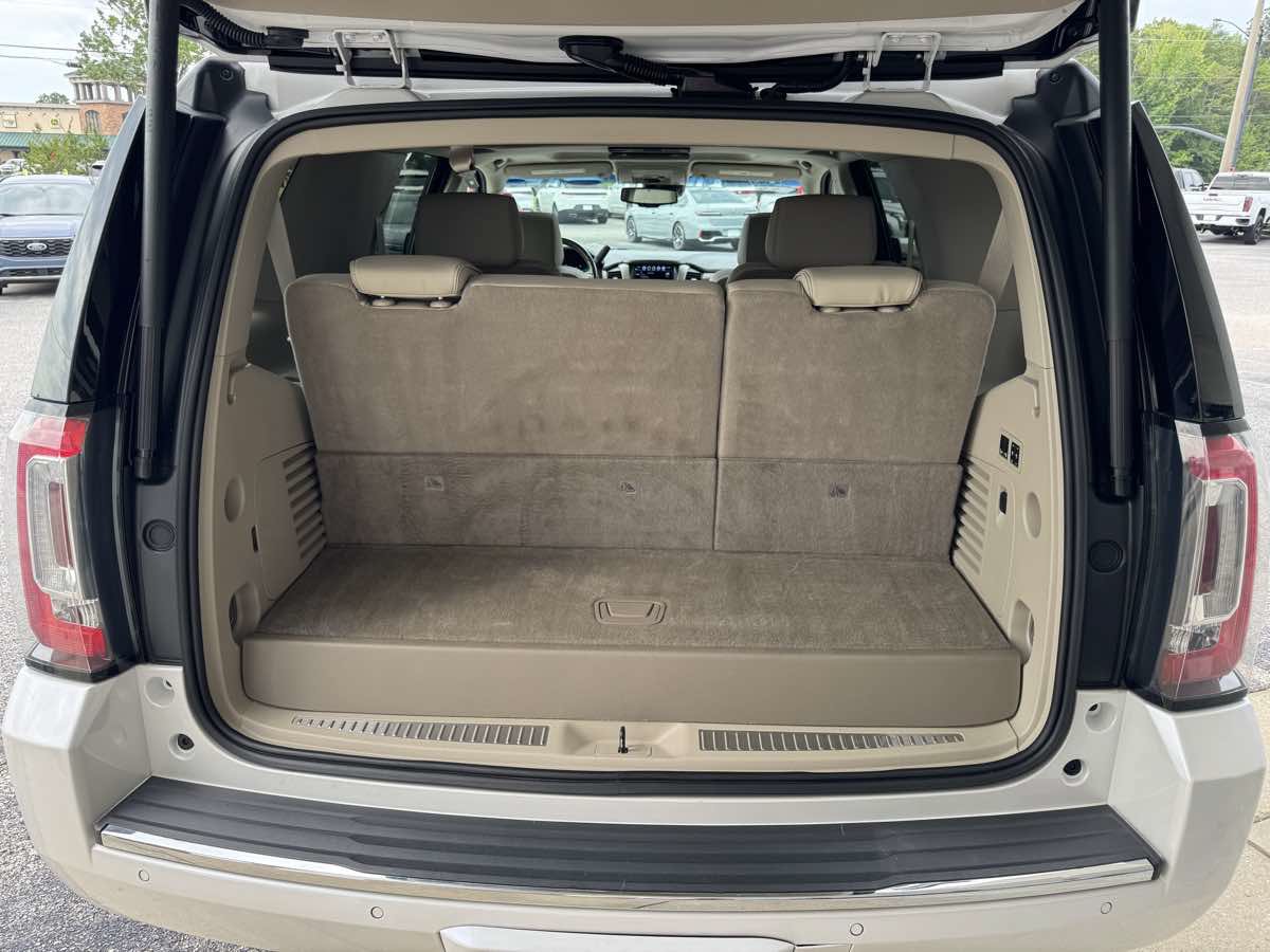 Used 2018 GMC Yukon Denali w/ Open Road Package RWD image 32