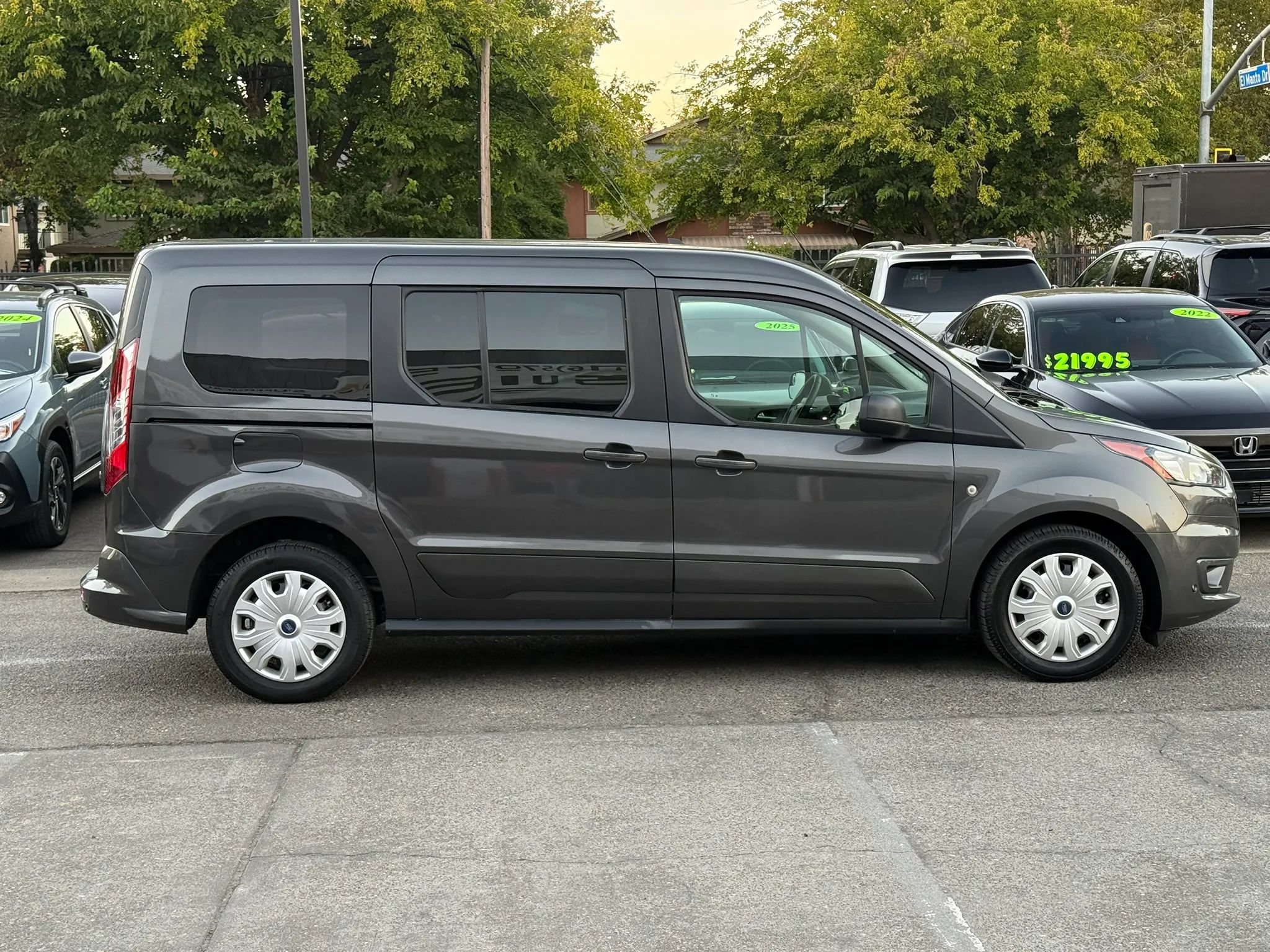 Used 2023 Ford Transit Connect XLT FWD image 7