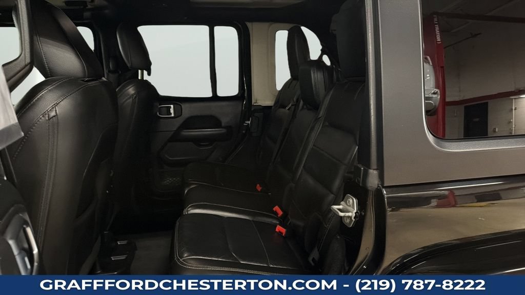 Used 2018 Jeep Wrangler Unlimited Sahara AWD/4WD image 24