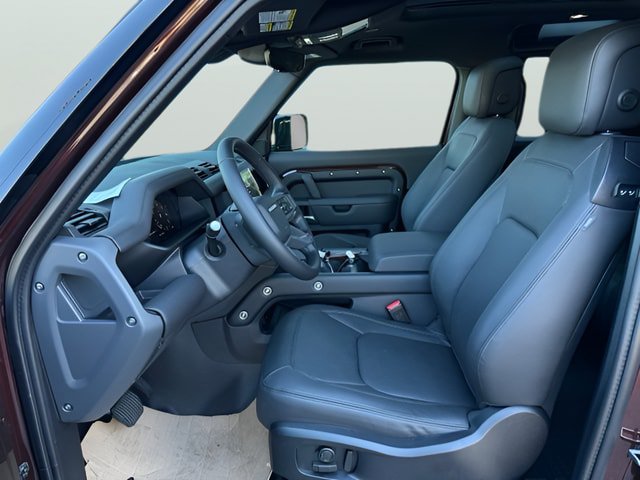 New 2026 Land Rover Defender 90 X-Dynamic SE AWD/4WD image 14
