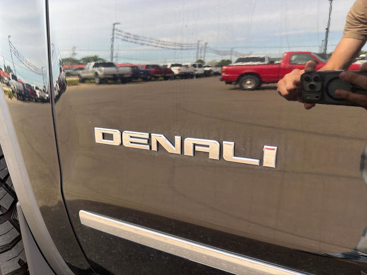 Used 2015 GMC Sierra 1500 Denali w/ Driver Alert Package AWD/4WD image 16