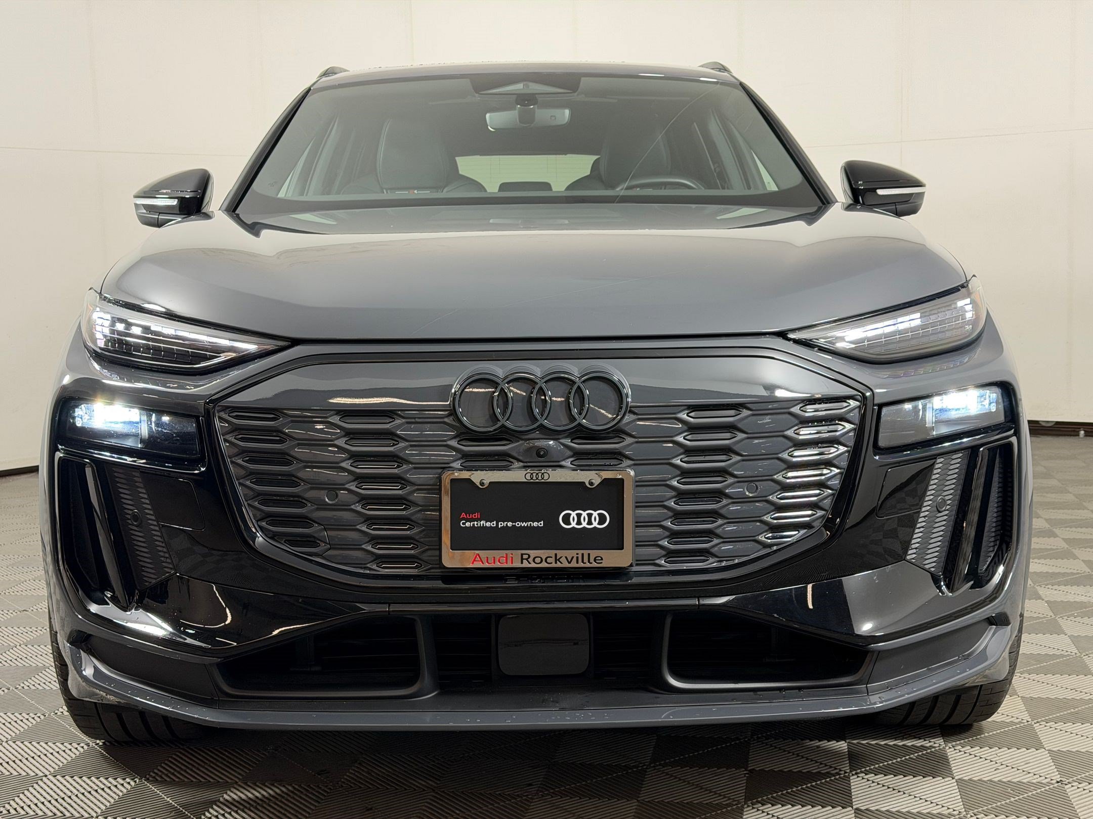 Certified 2025 Audi SQ6 e-tron Prestige w/ Black Edition One AWD/4WD image 6