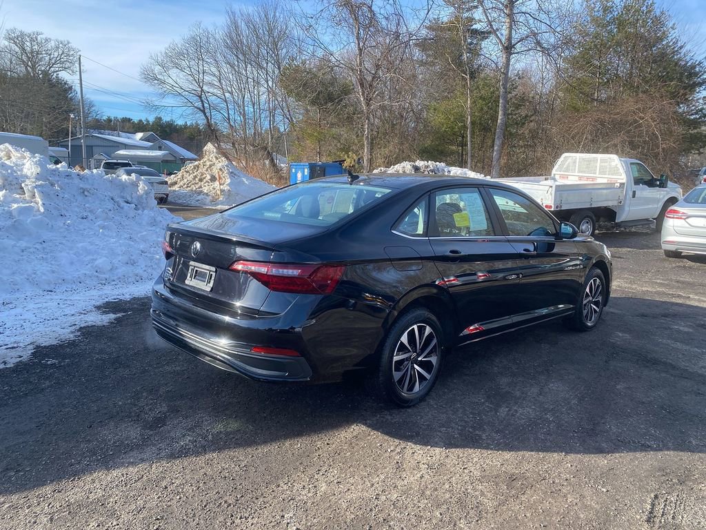 Used 2024 Volkswagen Jetta S image 5
