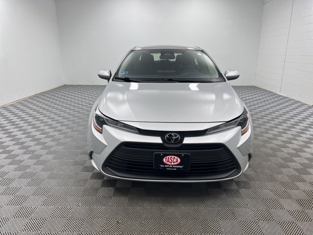 Used 2024 Toyota Corolla LE image 2