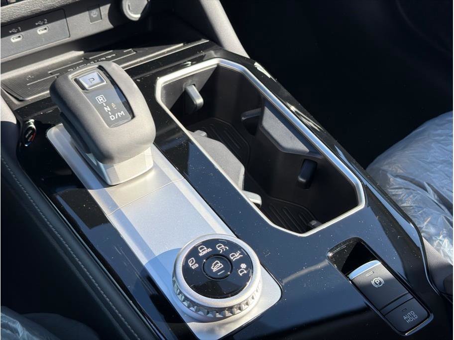 New 2026 Mitsubishi Outlander LE image 12