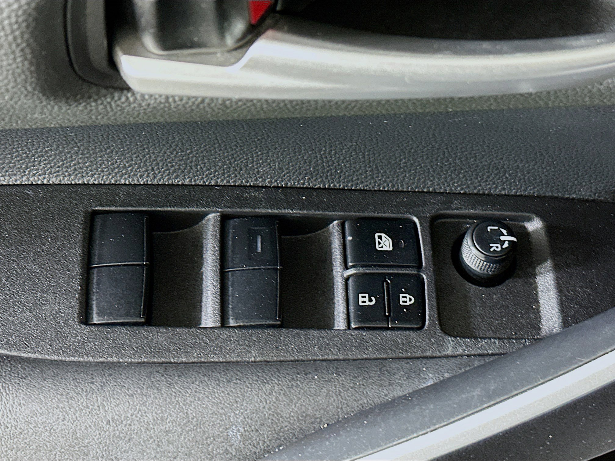 Used 2025 Toyota Corolla SE image 14