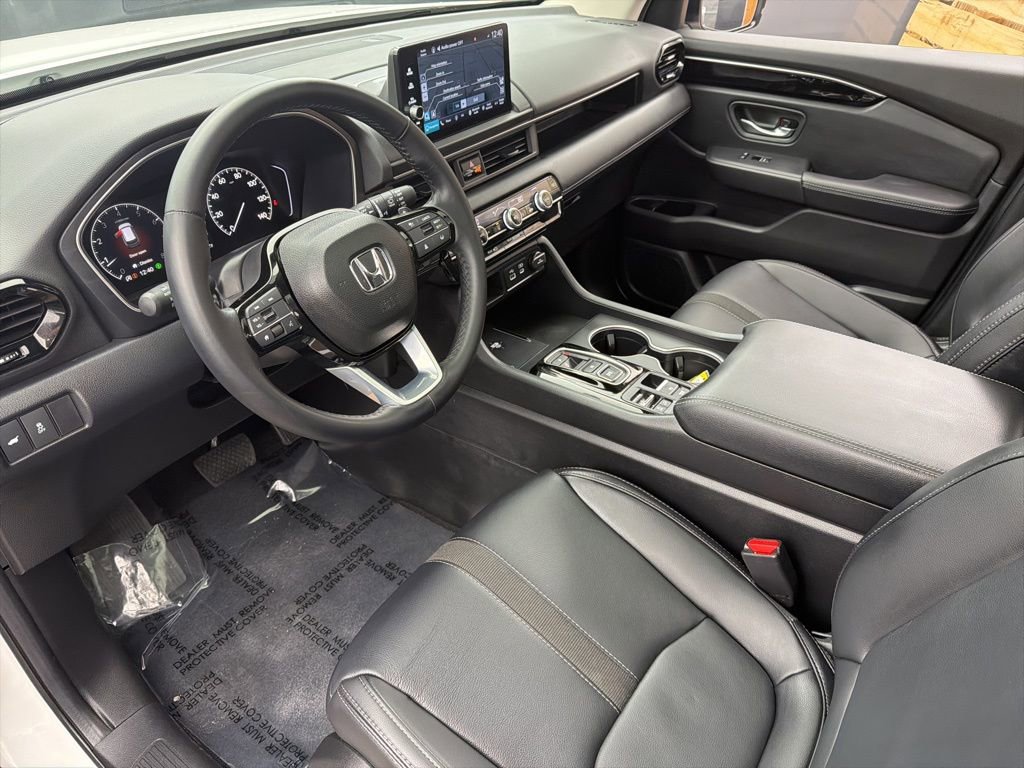 Used 2025 Honda Pilot Touring image 10