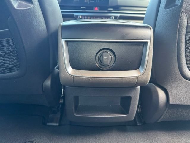 Used 2025 Kia Carnival FWD image 17