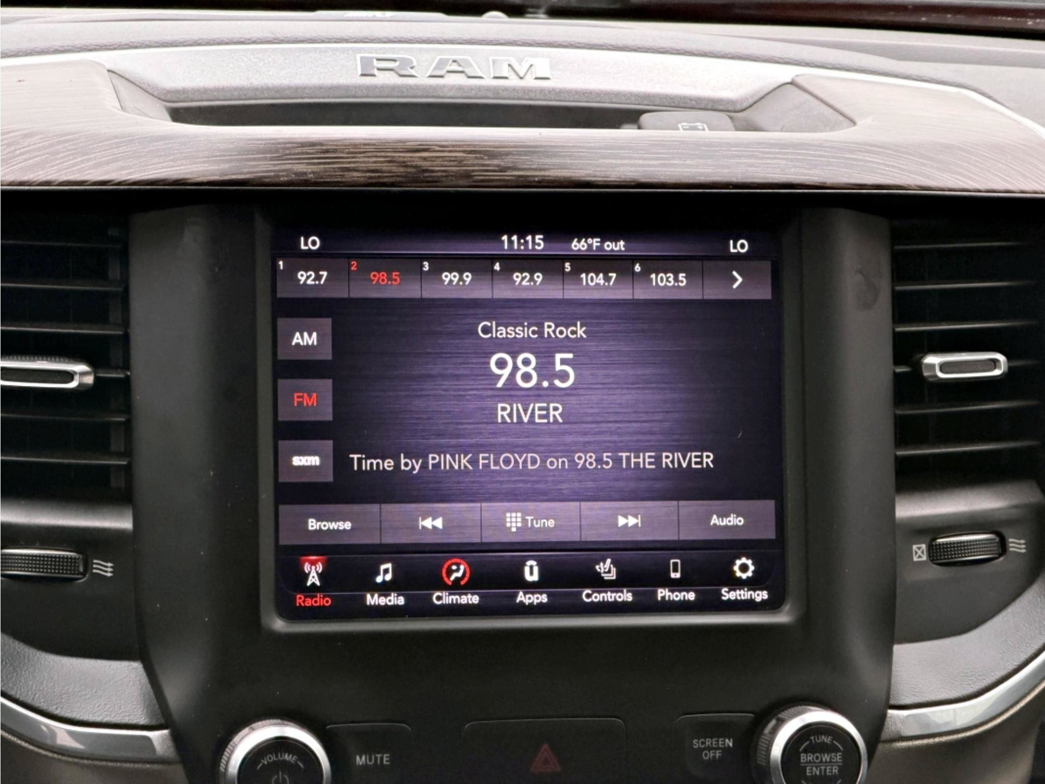 Used 2020 RAM 1500 Laramie AWD/4WD image 15