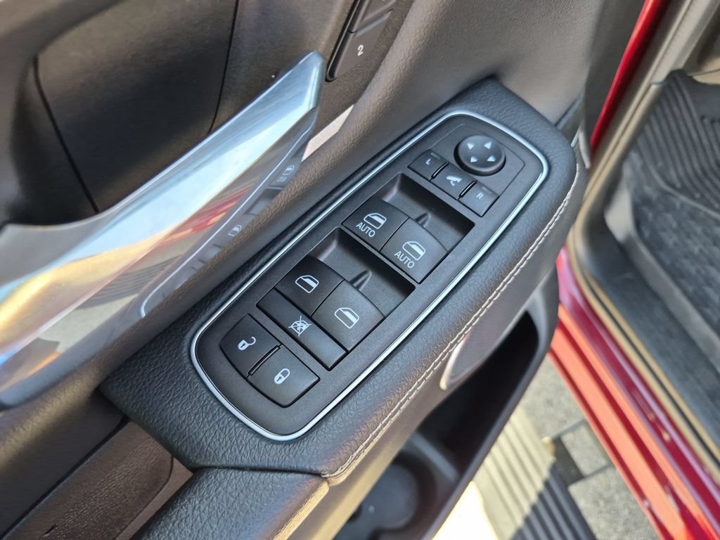 Used 2023 RAM 1500 Laramie AWD/4WD image 22