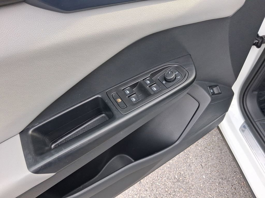 Used 2023 Volkswagen Taos SE w/ Panoramic Sunroof Package FWD image 17