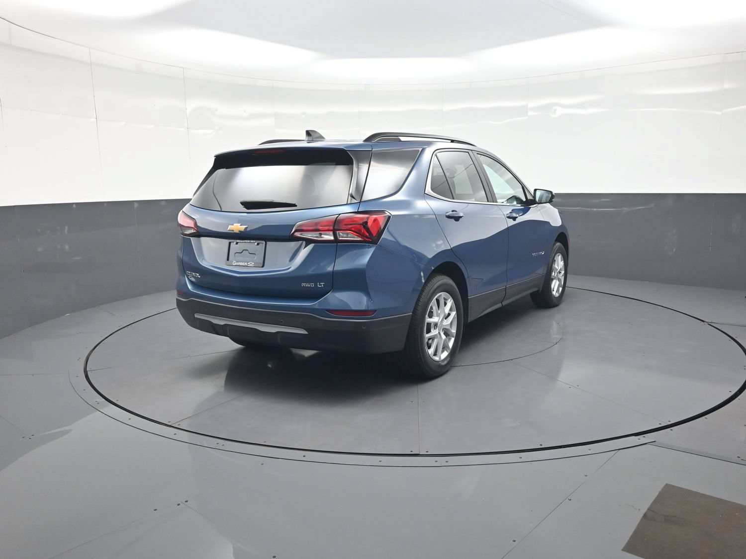 Used 2024 Chevrolet Equinox LT AWD/4WD image 3