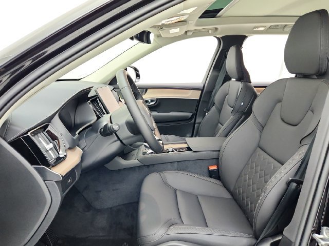 New 2026 Volvo XC90 B6 Plus w/ Protection Package Premier AWD/4WD image 17