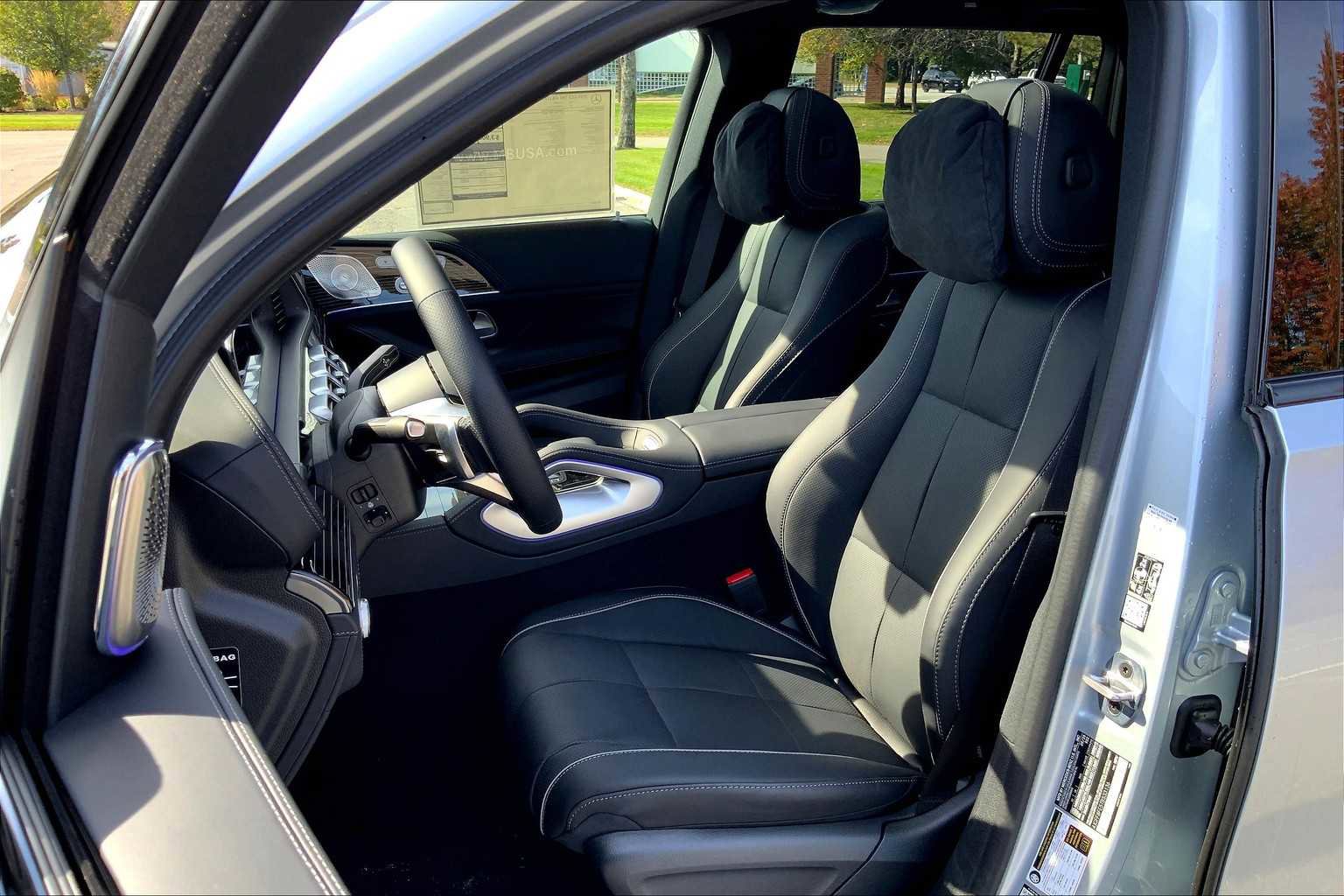 New 2026 Mercedes-Benz GLS 580 4MATIC image 12