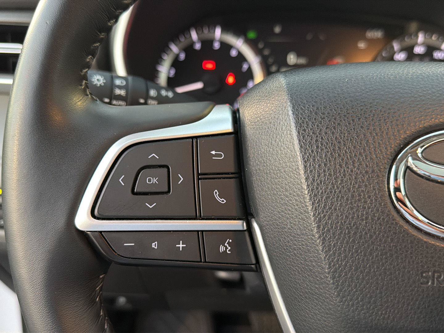 Certified 2023 Toyota Highlander XLE FWD image 22