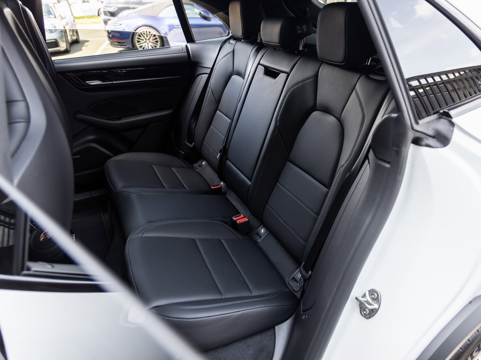 Used 2025 Porsche Macan 4S Electric image 35