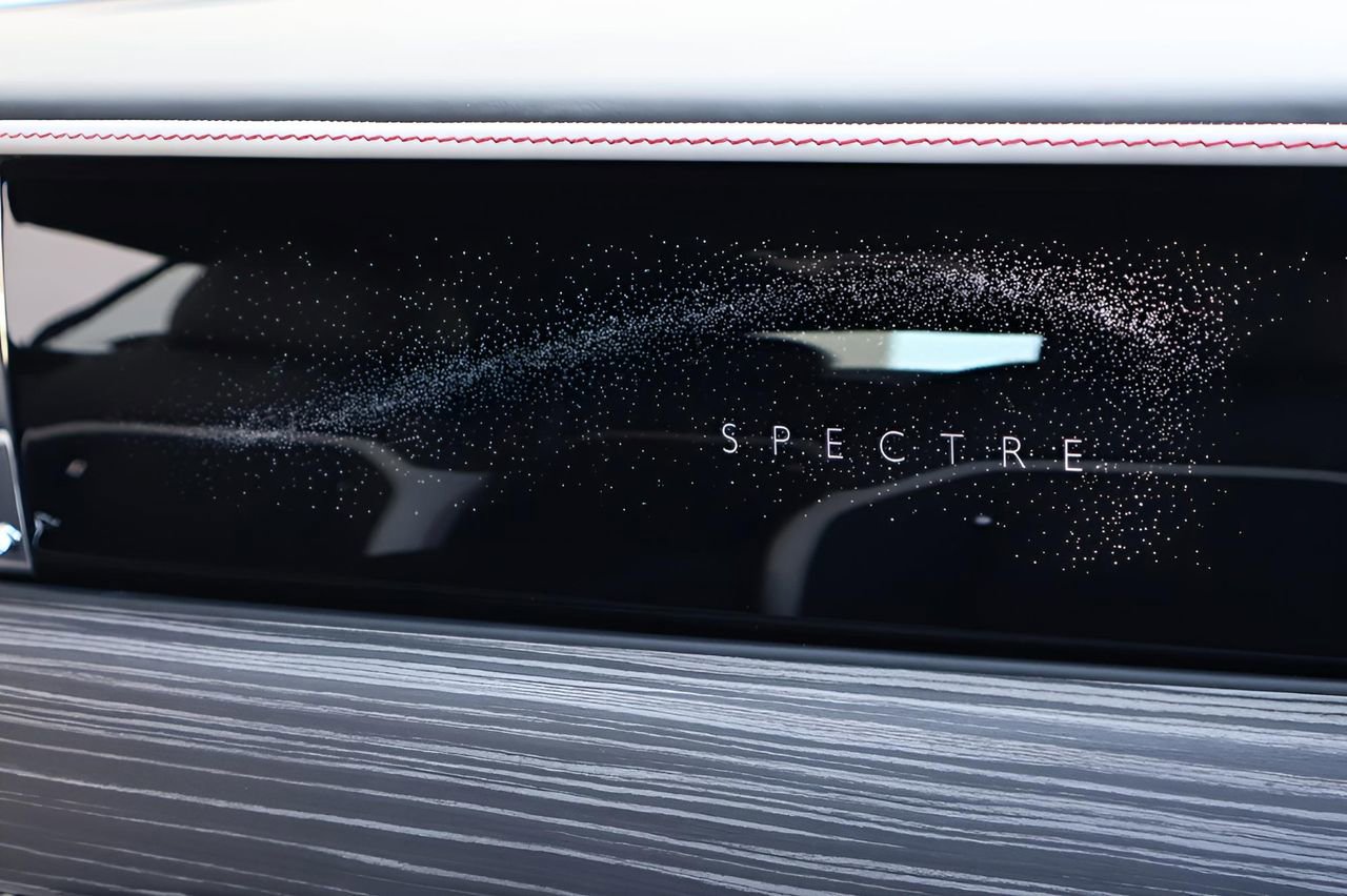 New 2026 Rolls-Royce Spectre image 24