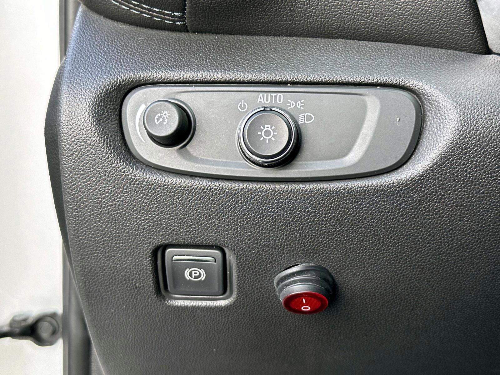 Used 2020 Chevrolet Blazer LT image 33