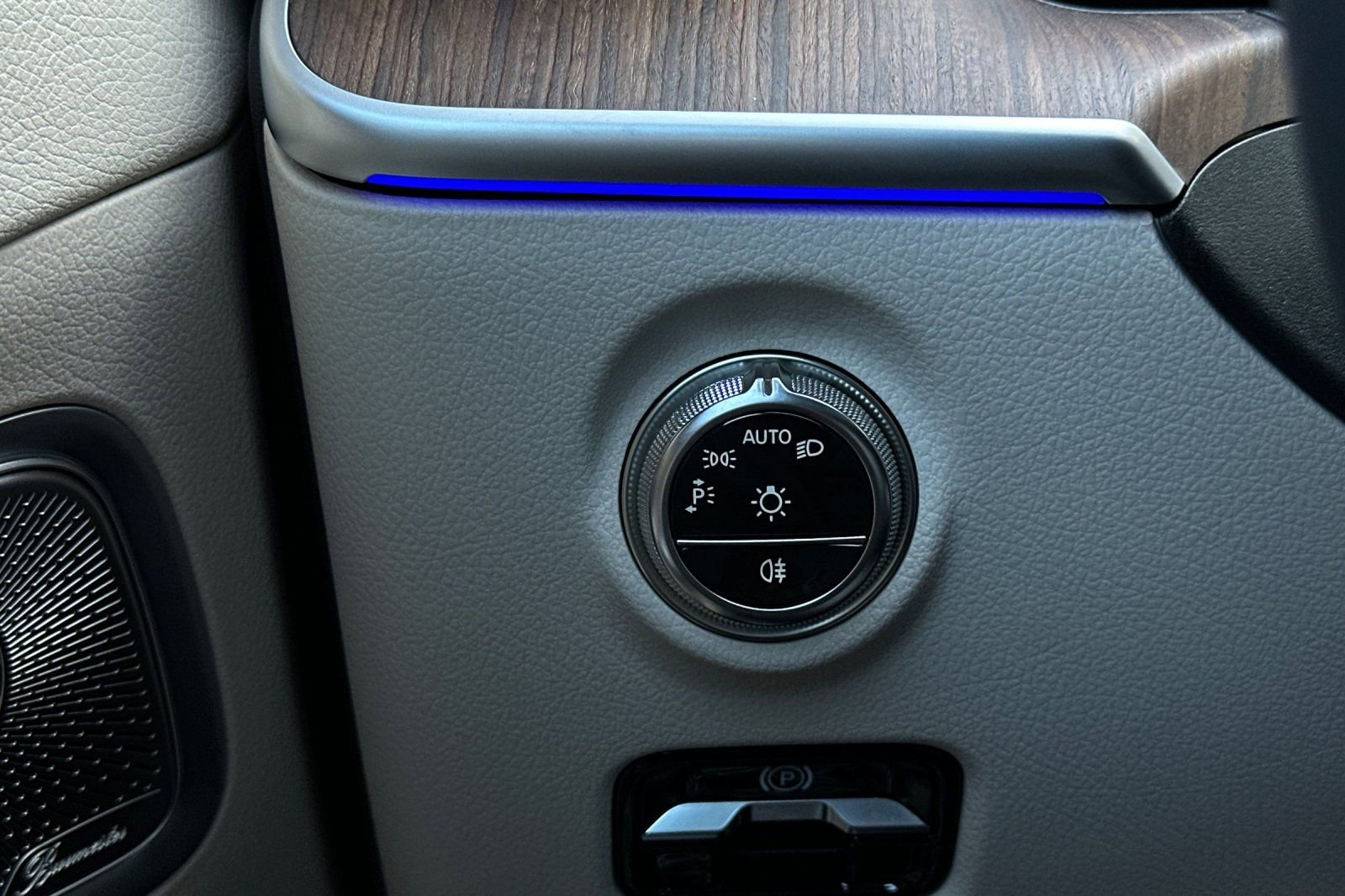 New 2025 Mercedes-Benz C 300 4MATIC Sedan image 29