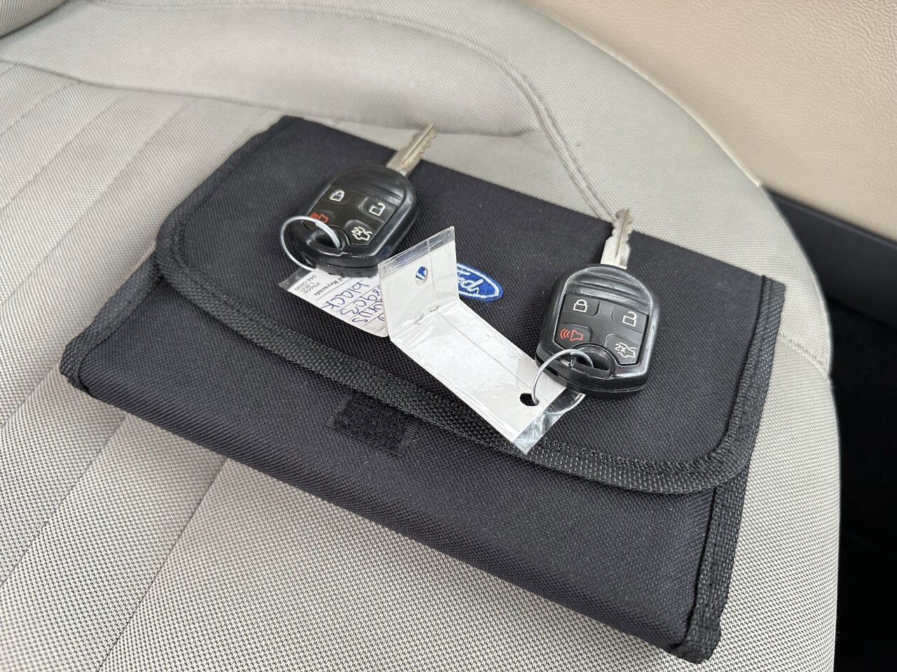 Used 2013 Ford Taurus SE image 30