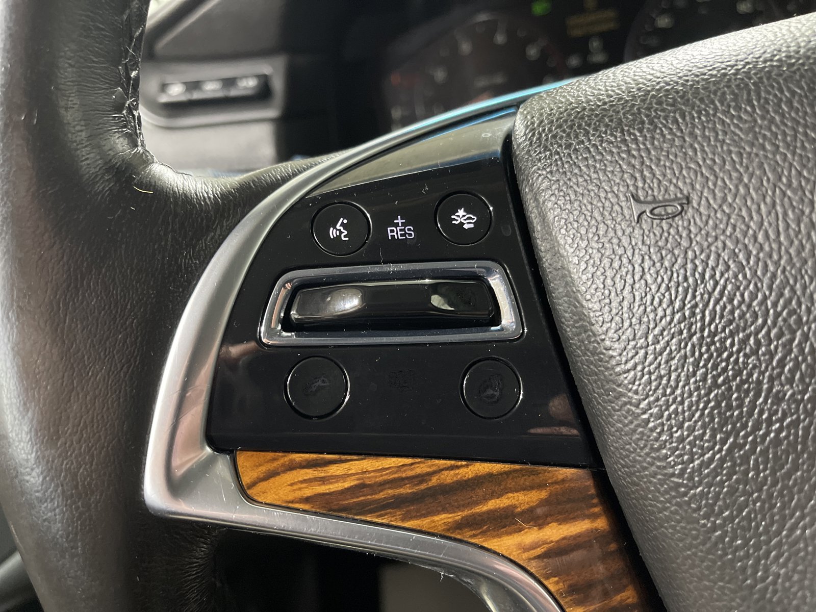 Used 2015 Cadillac Escalade ESV Premium AWD/4WD image 30