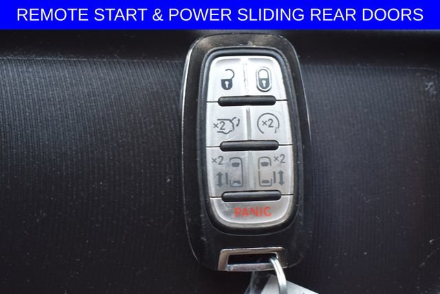 Used 2020 Chrysler Pacifica Touring-L FWD image 6