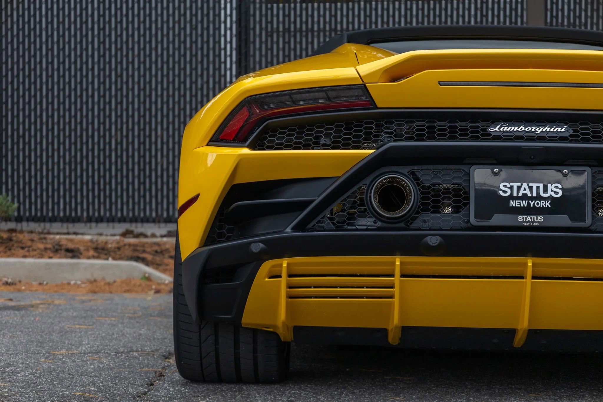 Used 2024 Lamborghini Huracan EVO image 34