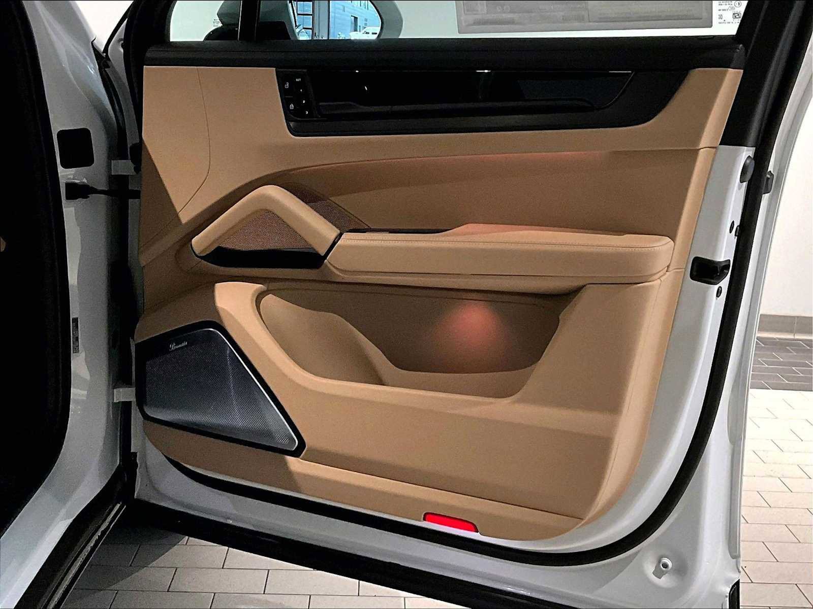 New 2026 Porsche Cayenne GTS image 25