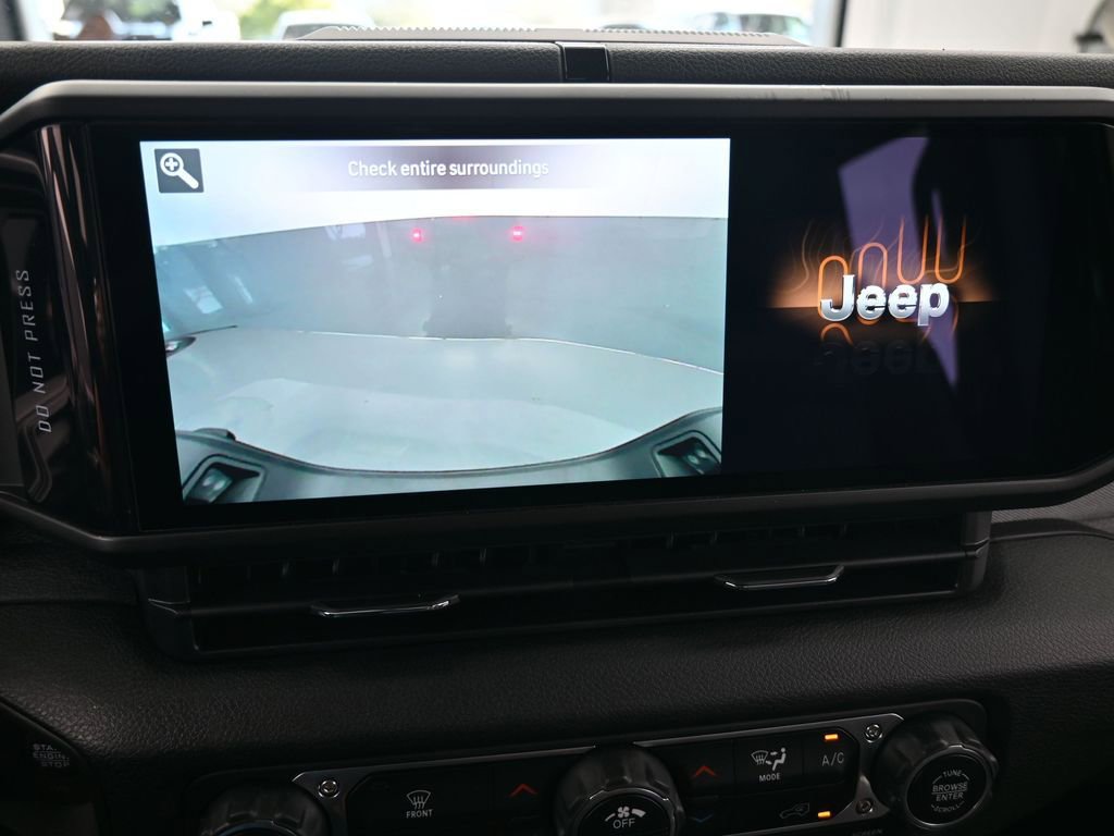 Used 2024 Jeep Gladiator Sport image 17