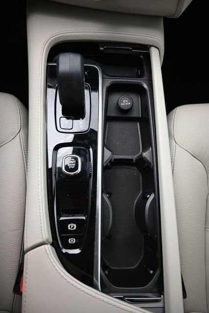 Used 2023 Volvo XC90 B5 Core w/ Protection Package Premier image 11