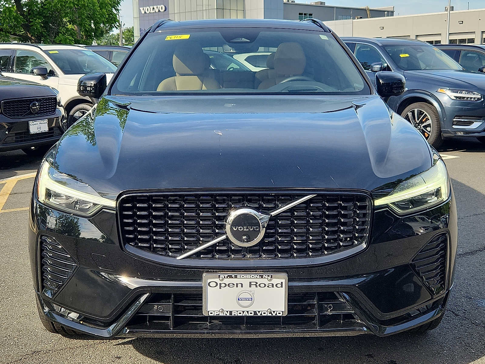 Certified 2023 Volvo XC60 B6 Ultimate w/ Climate Package AWD/4WD image 2