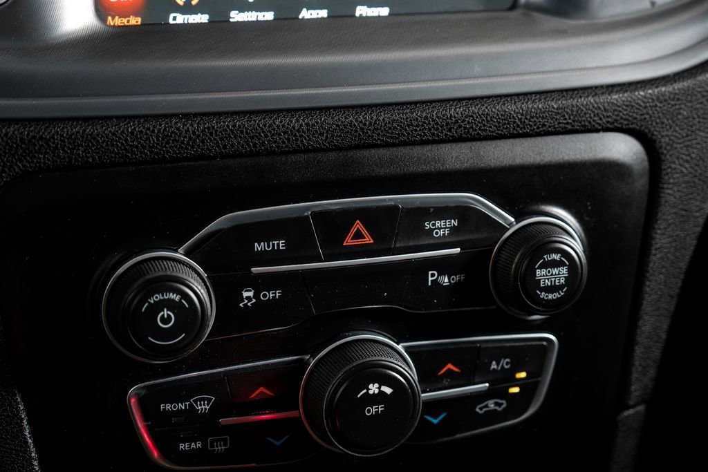 Used 2023 Dodge Charger SXT RWD image 25