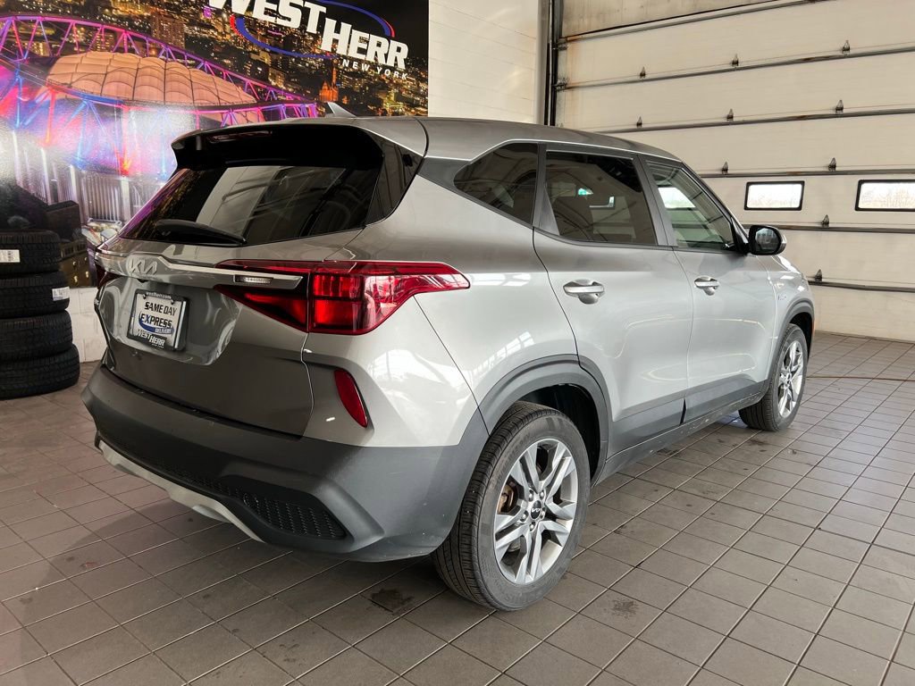 Used 2023 Kia Seltos LX AWD/4WD image 10