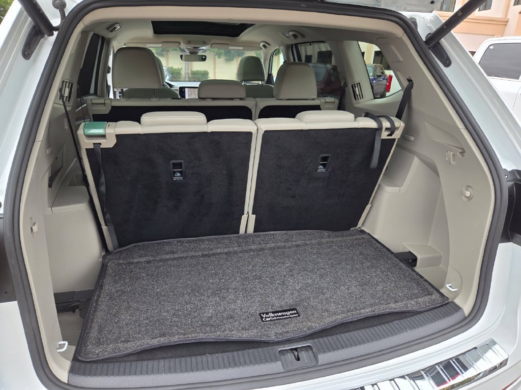 Used 2024 Volkswagen Atlas SEL Premium R-Line AWD/4WD image 32
