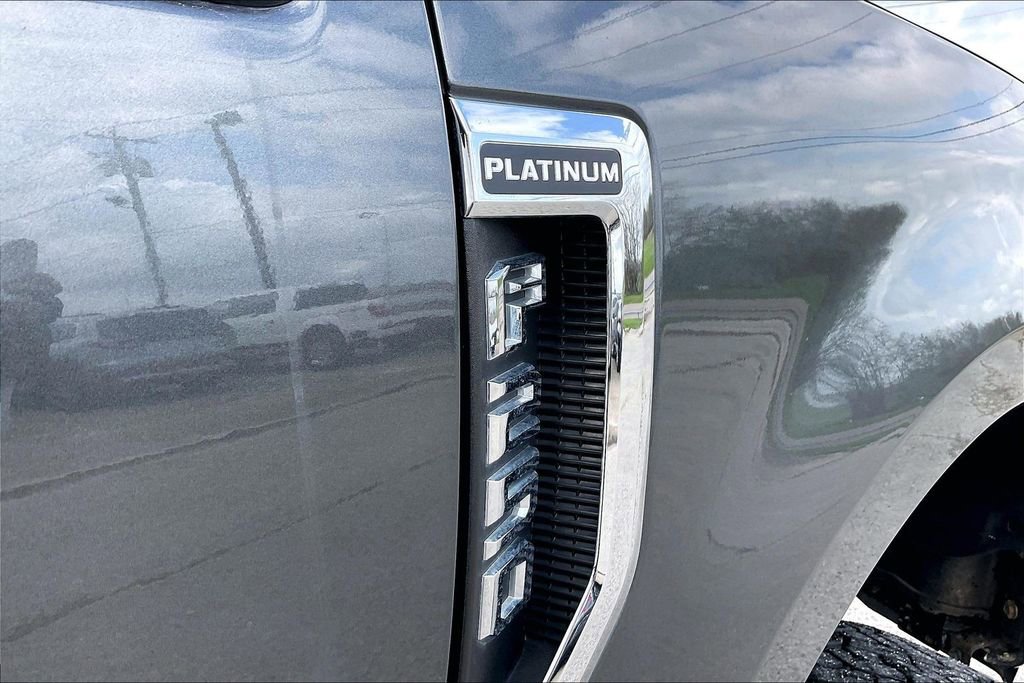 Used 2020 Ford F250 Platinum w/ FX4 Off-Road Package AWD/4WD image 21