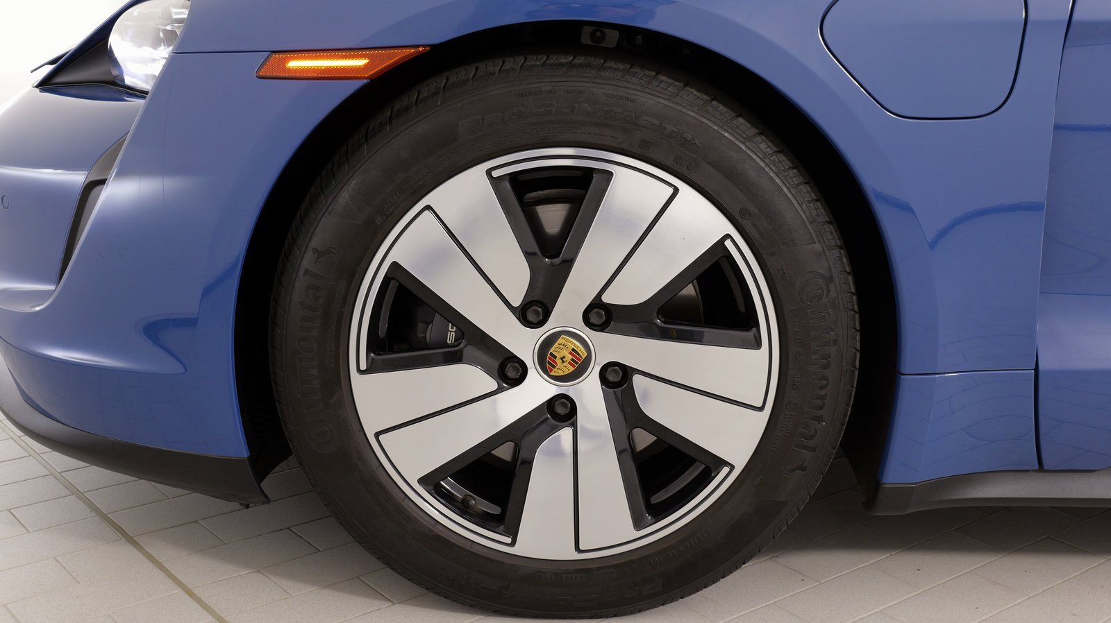 Used 2023 Porsche Taycan image 65