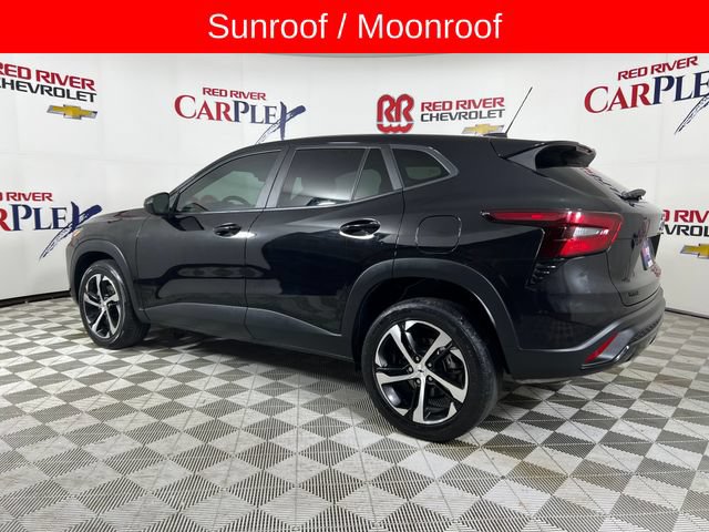 Used 2024 Chevrolet Trax RS w/ Sunroof Package FWD image 6
