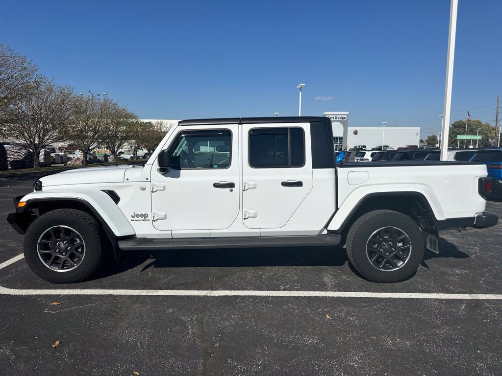 Used 2023 Jeep Gladiator Overland w/ Popular Equipment Package AWD/4WD image 2