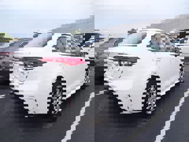 Used 2024 Toyota Corolla LE image 7