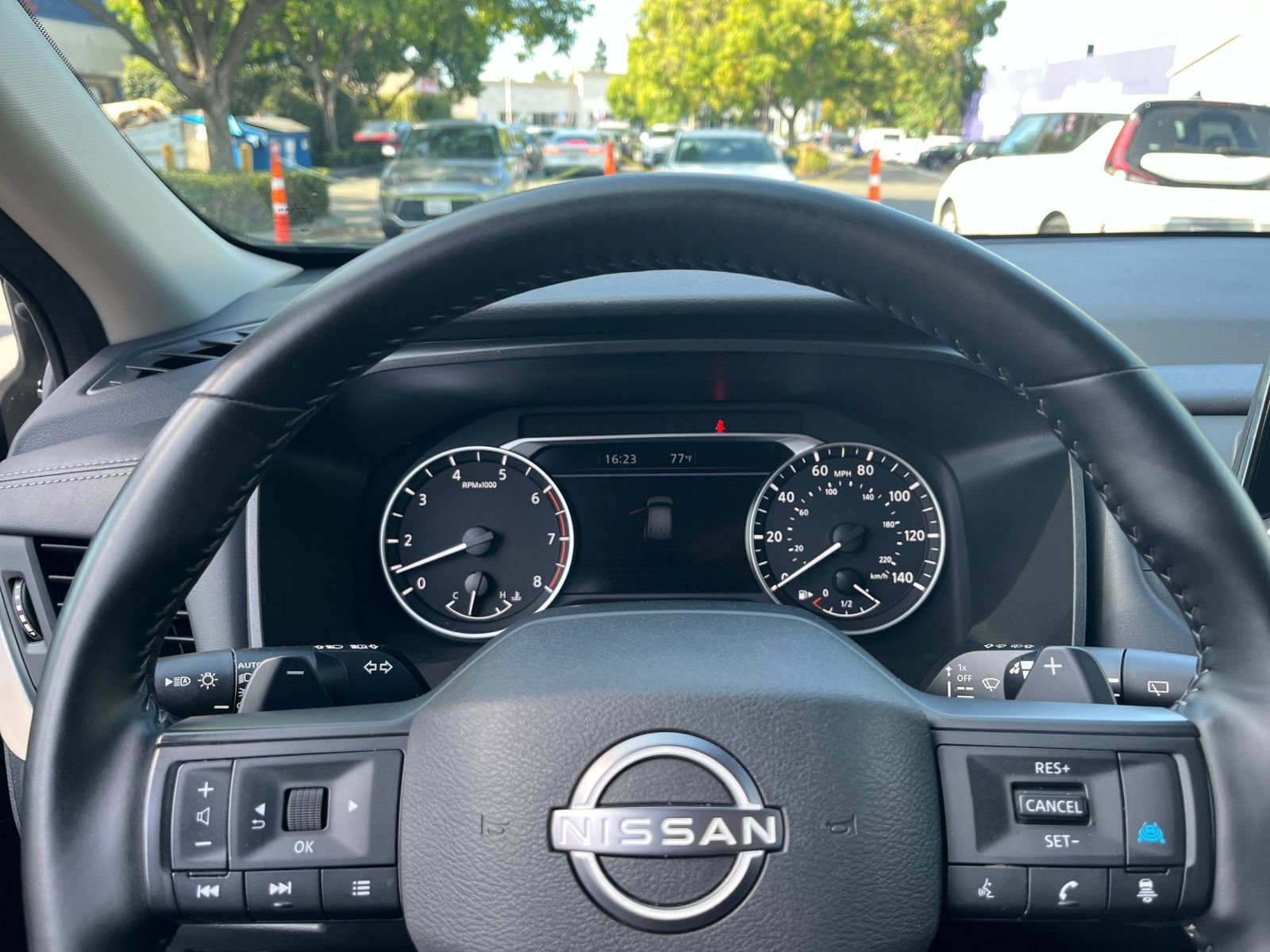 Used 2025 Nissan Rogue SV AWD/4WD image 30
