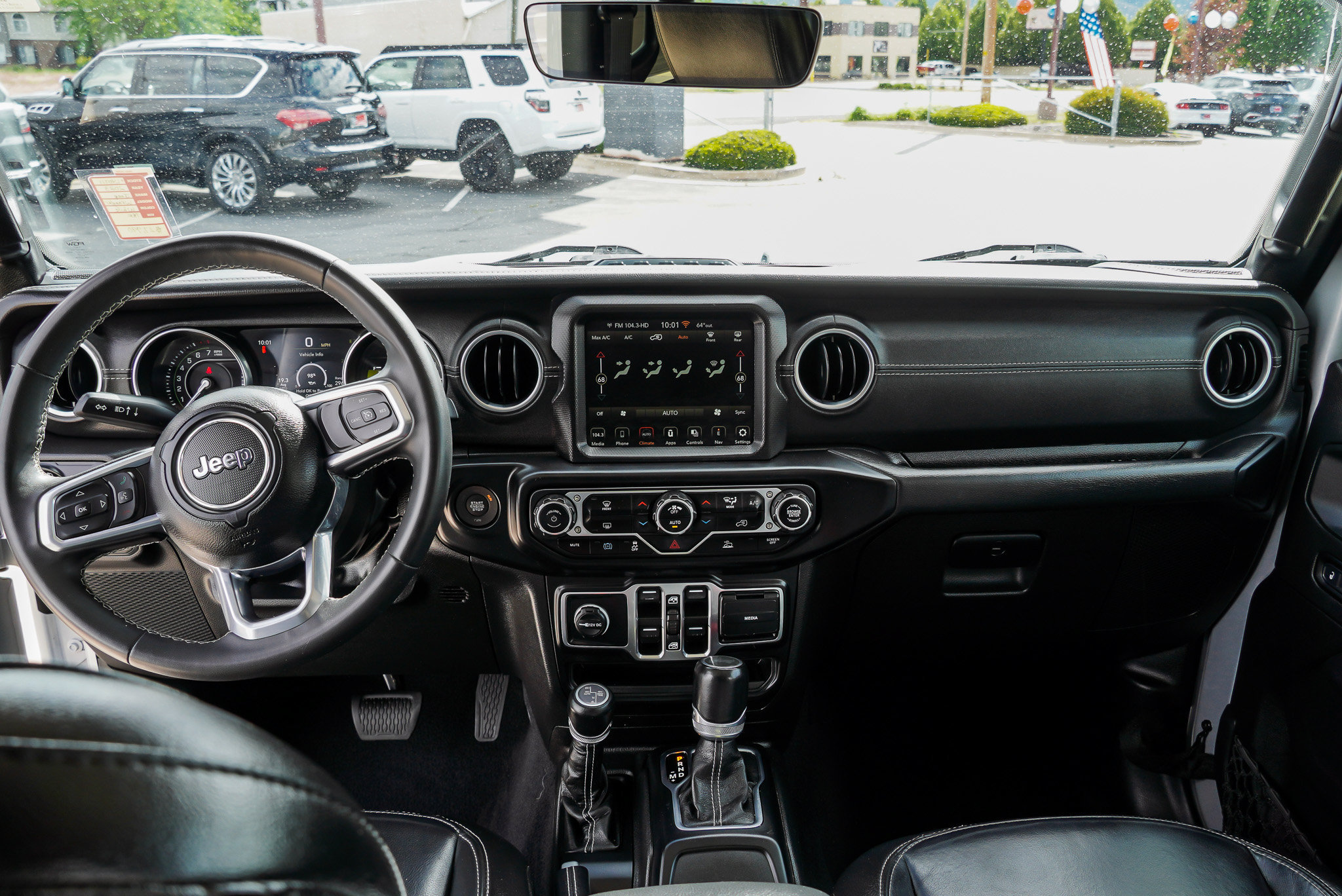Used 2023 Jeep Wrangler Unlimited Sahara AWD/4WD image 31