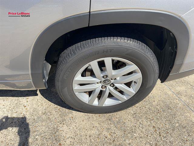 Used 2016 Toyota Highlander LE FWD image 10