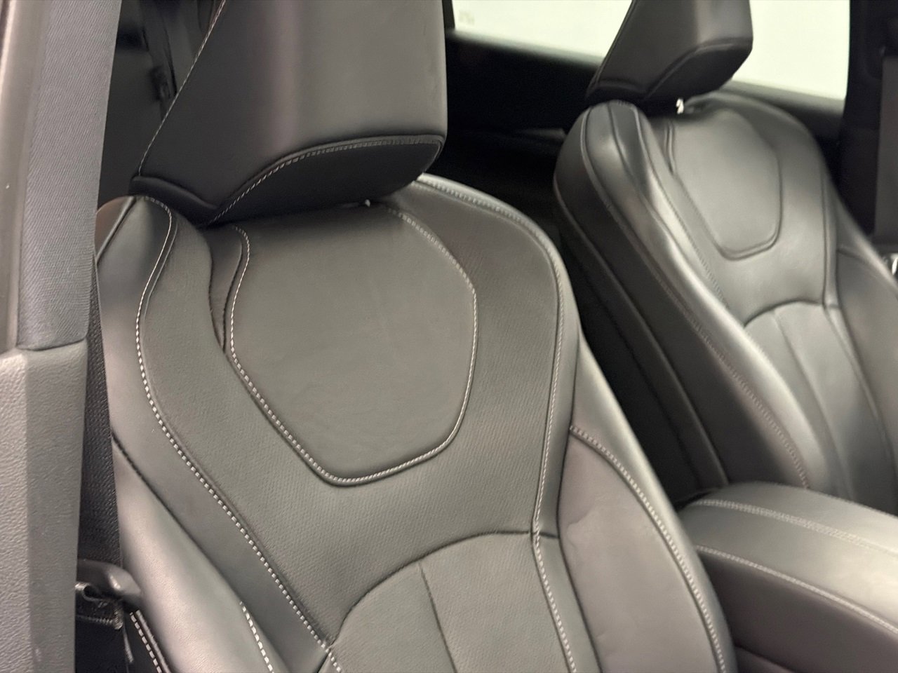 Used 2023 INFINITI QX60 Pure image 11