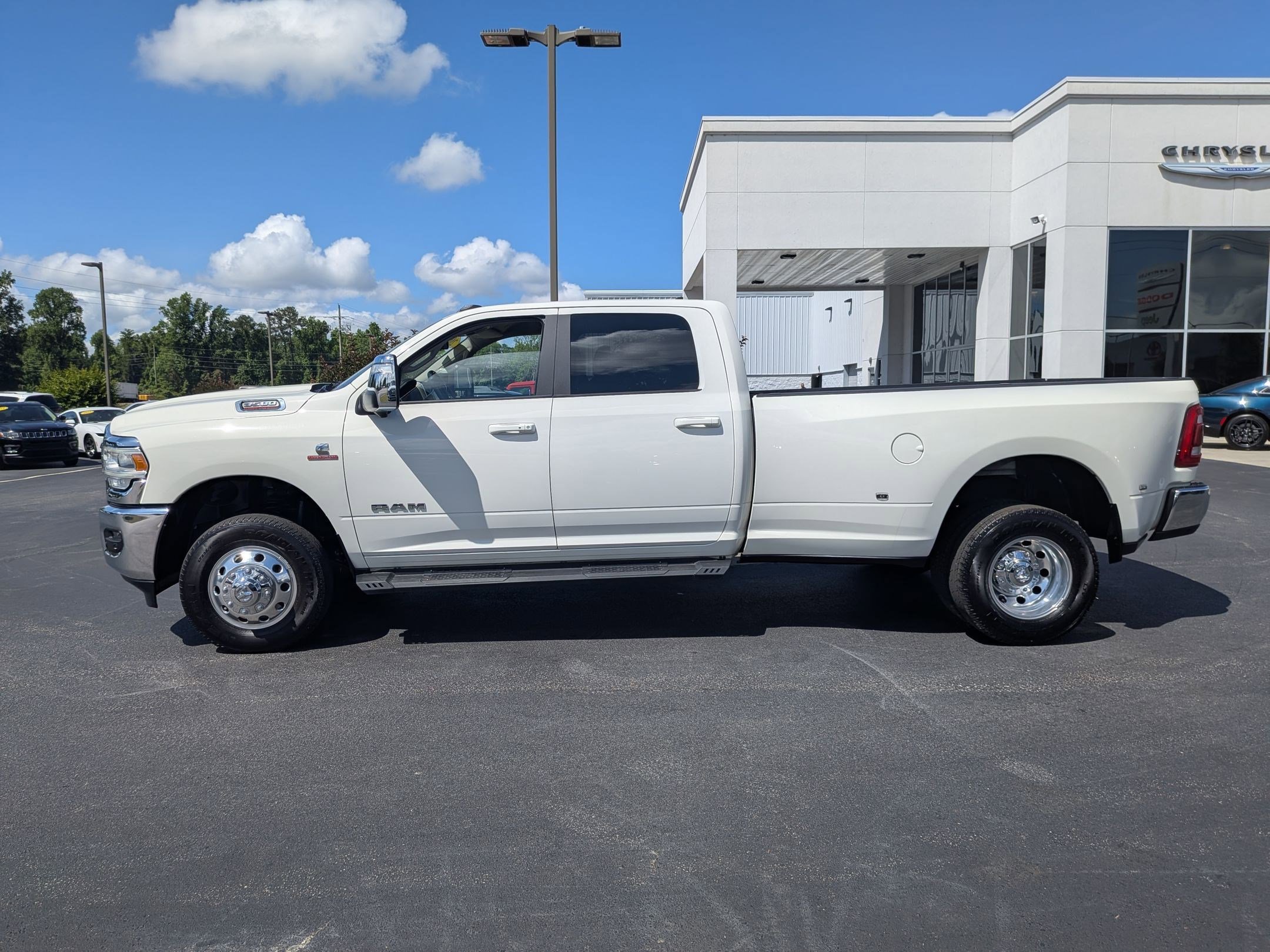 Used 2024 RAM 3500 Laramie w/ Towing Technology Group AWD/4WD image 8