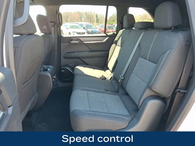 Used 2025 GMC Acadia Elevation AWD/4WD image 17