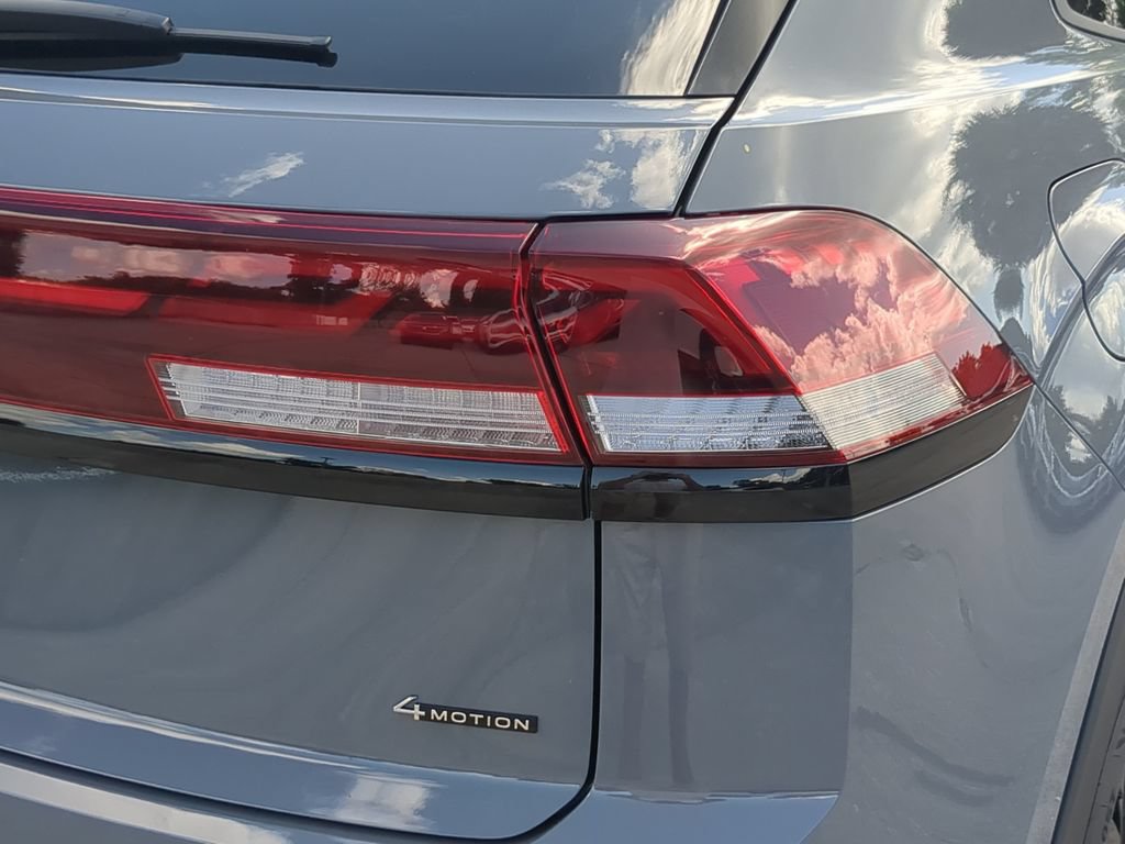 New 2026 Volkswagen Atlas Cross Sport SEL R-Line AWD/4WD image 7