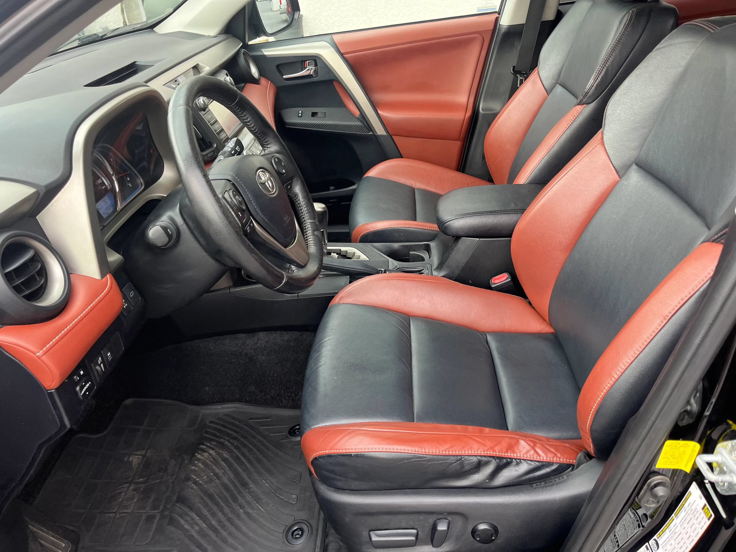 Used 2013 Toyota RAV4 Limited AWD/4WD image 9